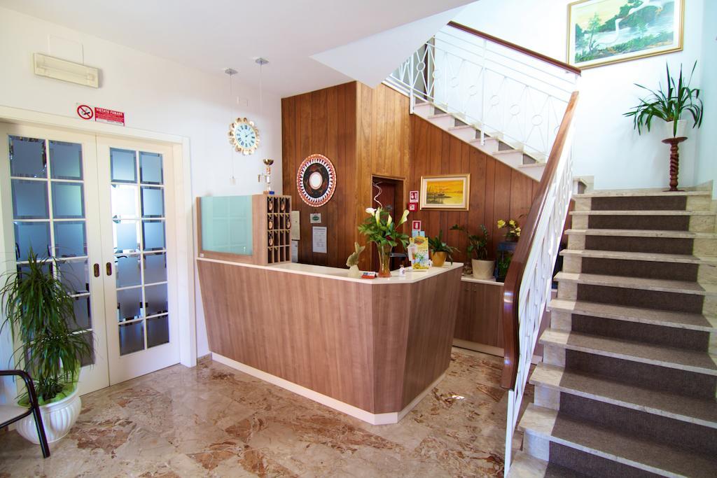 Hotel Villa Tua ริชโชเน ภายนอก รูปภาพ